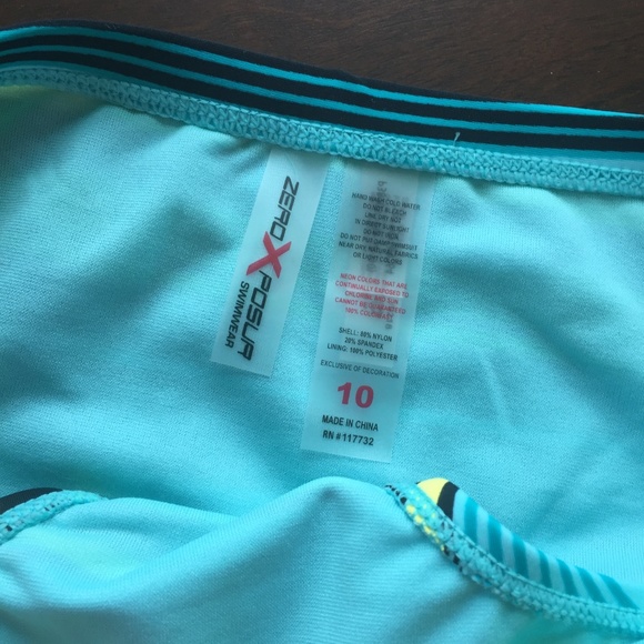 Girls 2pc Swimsuit Set Sz 10 New with out tag - Picture 2 of 5